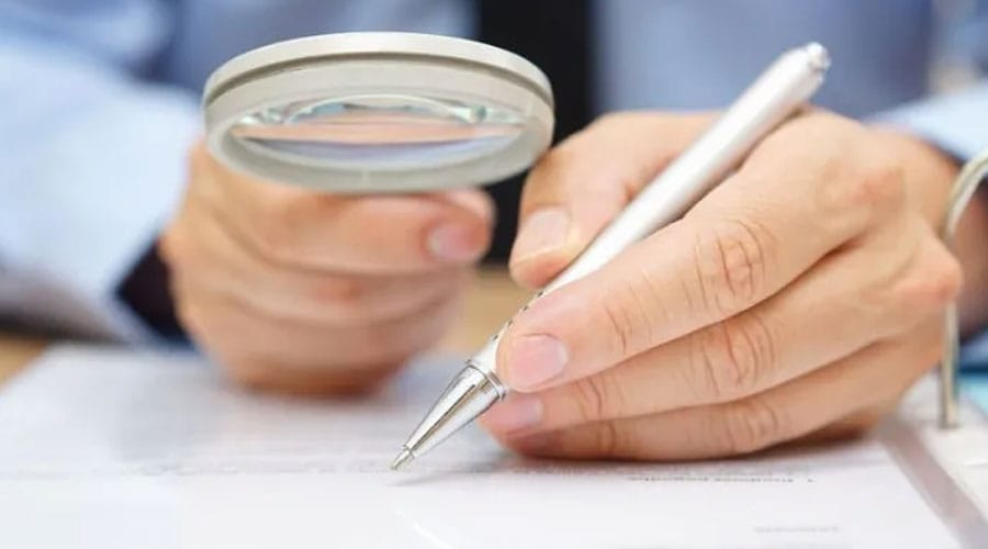 Análise das cláusulas para cancelar um contrato de operadora com fidelização.